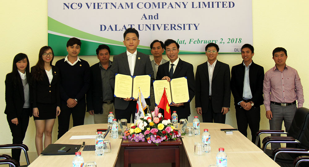 Ký kết hợp tác hỗ trợ phần mềm cho sinh viên Đại học Đà Lạt